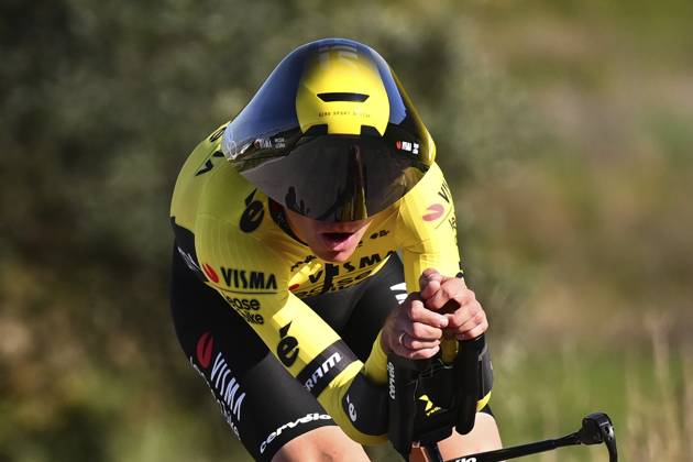 2025 Volta Algarve cycling race - Stage 5 MALHAO, PORTUGAL - FEBRUARY 23 : Kuss Sepp (USA) of Team Visma I Lease a Bike during stage 5, an individual time trial, of the 51th edition of the Volta Algarve cycling race, with start in Salir and finish in Malhao on February 23, 2025 in Malhao, Portugal, 23 02 2025 ( Motordriver Kenny Verfaillie - Malhao Portugal  Copyright: xTomasxSiskx