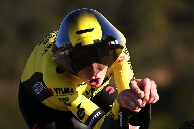 2025 Volta Algarve cycling race - Stage 5 MALHAO, PORTUGAL - FEBRUARY 23 : Vingegaard Jonas (DEN) of Team Visma I Lease a Bike during stage 5, an individual time trial, of the 51th edition of the Volta Algarve cycling race, with start in Salir and finish in Malhao on February 23, 2025 in Malhao, Portugal, 23 02 2025 ( Motordriver Kenny Verfaillie - Malhao Portugal  Copyright: xTomasxSiskx