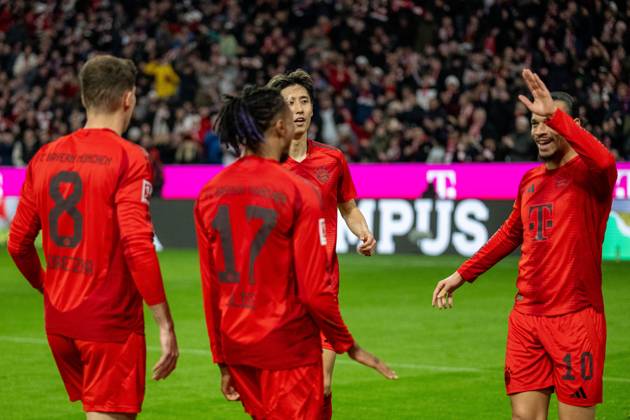 Goal for 1 0 by Michael Olise FC Bayern Muenchen, 17 , with Leon Goretzka FC Bayern Muenchen, 08 , Hiroki Ito FC Bayern Muenchen, 21 , Leroy Sane FC Bayern Muenchen, 10 GER, FC Bayern Muenchen vs Eintracht Frankfurt, Football, Bundesliga, Matchday 23, Season 2024 2025, 23 02 2025, DFL DFB REGULATES PROHIBIT ANY USE OF PHOTOGRAPHS AS IMAGE SEQUENCES AND OR QUASI VIDEO, Eibner Pressefoto Sascha Walther GER, FC Bayern Muenchen vs Eintracht Frankfurt, Football, Bundesliga, Matchday 23, Season 2024 2025, 23 02 2025 Muenchen Copyright: xEibner-Pressefotox EP_EER