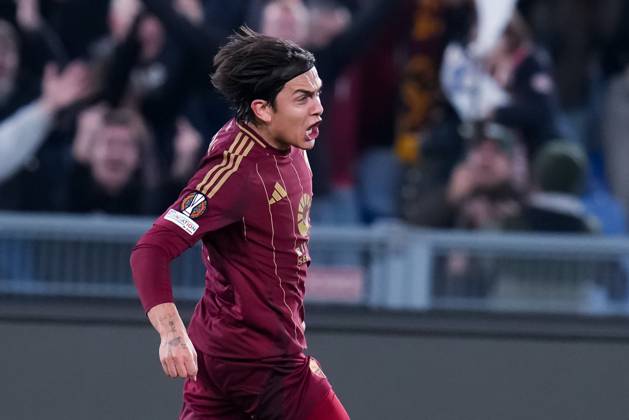 AS Roma v FC Porto - UEFA Europa League 2024 25 Knockout Play-off Second Leg Paulo Dybala of AS Roma celebrates after scoring first goal during the UEFA Europa League 2024 25 Knockout Play-off Second Leg match between AS Roma and FC Porto at Stadio Olimpico on February 20, 2025 in Rome, Italy. Rome Stadio Olimpico Rome Italy Copyright: xGiuseppexMaffiax UEL_Roma-Porto_200225DSC02521