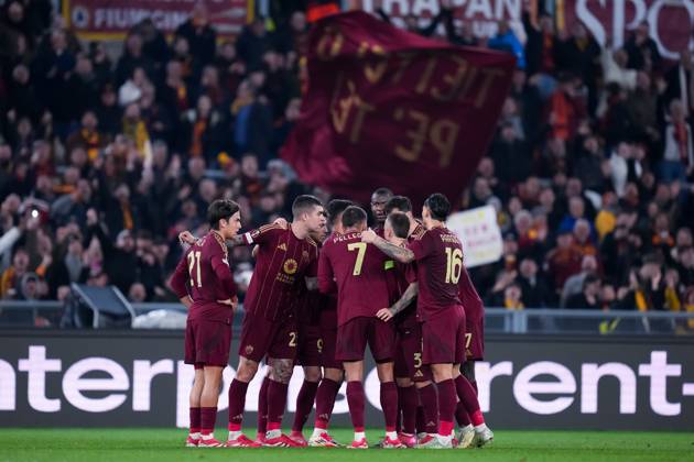 AS Roma v FC Porto - UEFA Europa League 2024 25 Knockout Play-off Second Leg Paulo Dybala of AS Roma celebrates after scoring first goal during the UEFA Europa League 2024 25 Knockout Play-off Second Leg match between AS Roma and FC Porto at Stadio Olimpico on February 20, 2025 in Rome, Italy. Rome Stadio Olimpico Rome Italy Copyright: xGiuseppexMaffiax UEL_Roma-Porto_200225DSC02842