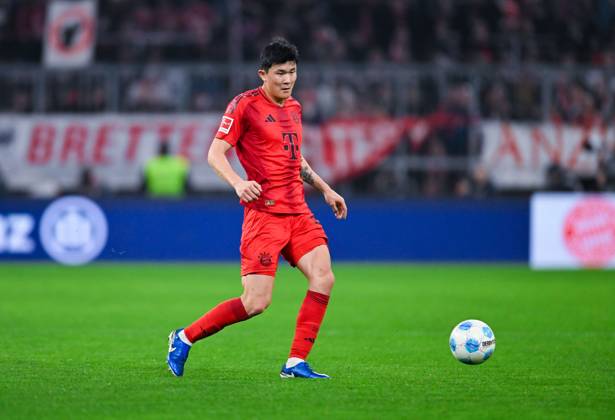Min Jae Kim FC Bayern Muenchen in action during the Bundesliga match between FC Bayern München and Eintracht Frankfurt, Allianz Arena on February 23, 2025 in Munich, Germany Photo by Silas Schüller DeFodi Images Min Jae Kim FC Bayern Muenchen controls the ball during the Bundesliga match between FC Bayern München and Eintracht Frankfurt at Allianz Arena on February 23, 2025 in Munich, Germany Photo by Silas Schüller DeFodi Images DFL regulations prohibit any use of photographs as image sequences and or quasi video Photo by Silas Schueller DeFodi Images