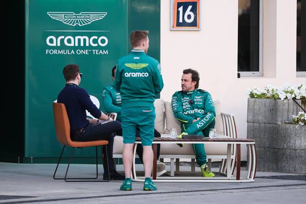 F1 - PRE-SEASON TESTING 2025 - BAHRAIN ALONSO Fernando (spa), Aston Martin F1 Team AMR25, portrait during the Formula 1 Aramco pre-season testing 2025 of the 2025 FIA Formula One World Championship, WM, Weltmeisterschaft from February 26 to 28, 2025 on the Bahrain International Circuit, in Sakhir, Bahrain - SakhirBahrain  Copyright: xEricxAlonsox