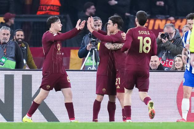 AS Roma v FC Porto - UEFA Europa League 2024 25 Knockout Play-off Second Leg Niccolo Pisilli of AS Roma celebrates after scoring third goal during the UEFA Europa League 2024 25 Knockout Play-off Second Leg match between AS Roma and FC Porto at Stadio Olimpico on February 20, 2025 in Rome, Italy. Rome Stadio Olimpico Rome Italy Copyright: xGiuseppexMaffiax UEL_Roma-Porto_200225DSC07241