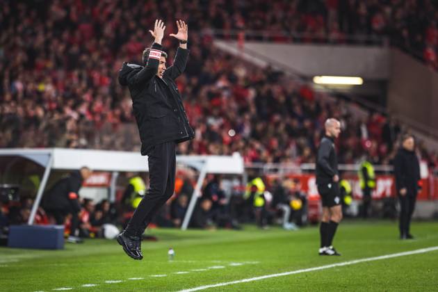 SL Benfica Vs SC Braga in Lisbon, Portugal - 26 Feb 2025 SL Benfica coach Bruno Lage seen during the Portuguese Cup match between SL Benfica and SC Braga at Estadio da Luz. (Final score: SL Benfica 1 - 0 SC Braga) Lisbon Portugal Copyright: xHenriquexCasinhasx xSOPAxImagesx HCASINHAS_26022025_SLBENFICA_VS_SCBRAGA-015
