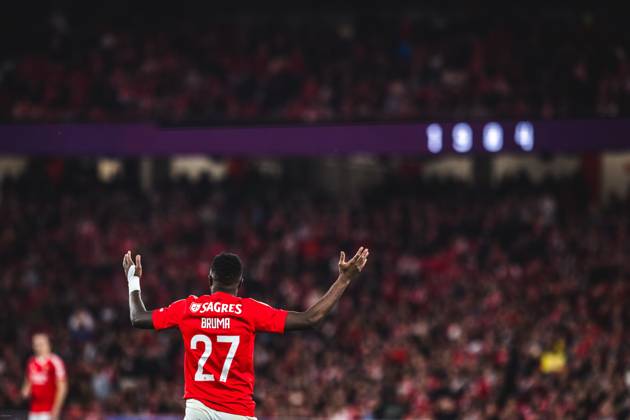 SL Benfica Vs SC Braga in Lisbon, Portugal - 26 Feb 2025 Armindo Tue, also known as Bruma, of SL Benfica gestures during the Portuguese Cup match between SL Benfica and SC Braga at Estadio da Luz. (Final score: SL Benfica 1 - 0 SC Braga) Lisbon Portugal Copyright: xHenriquexCasinhasx xSOPAxImagesx HCASINHAS_26022025_SLBENFICA_VS_SCBRAGA-033