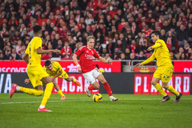 SL Benfica Vs SC Braga in Lisbon, Portugal - 26 Feb 2025 Andreas Schjelderup (C) of SL Benfica in action during the Portuguese Cup match between SL Benfica and SC Braga at Estadio da Luz. (Final score: SL Benfica 1 - 0 SC Braga) Lisbon Portugal Copyright: xHenriquexCasinhasx xSOPAxImagesx HCASINHAS_26022025_SLBENFICA_VS_SCBRAGA-040