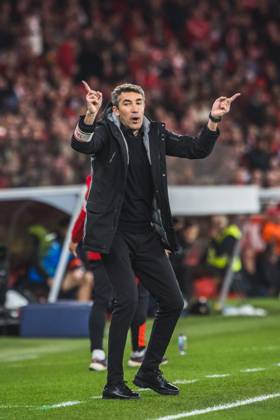 SL Benfica Vs SC Braga in Lisbon, Portugal - 26 Feb 2025 SL Benfica coach Bruno Lage seen during the Portuguese Cup match between SL Benfica and SC Braga at Estadio da Luz. (Final score: SL Benfica 1 - 0 SC Braga) Lisbon Portugal Copyright: xHenriquexCasinhasx xSOPAxImagesx HCASINHAS_26022025_SLBENFICA_VS_SCBRAGA-043