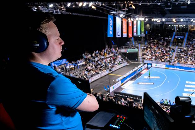 Stuttgart HBL 24 25 TVB Stuttgart TBV Lemgo Commentator Florian Schmidt Sommerfeld DYN Stuttgart Porsche Arena Baden Württemberg Germany