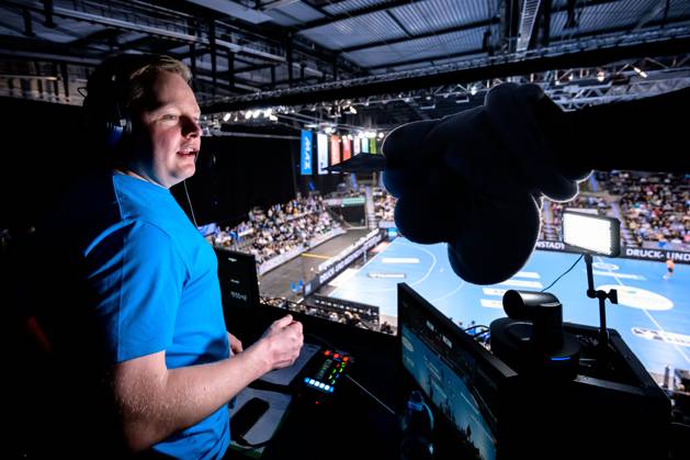 Stuttgart HBL 24 25 TVB Stuttgart TBV Lemgo Commentator Florian Schmidt Sommerfeld DYN Stuttgart Porsche Arena Baden Württemberg Germany