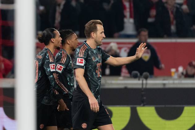 Goal for 1 1 by Michael Olise FC Bayern Muenchen, 17, jubel Leroy Sane FC Bayern Muenchen, 10 , Harry Kane FC Bayern Muenchen, 09 GER, VfB Stuttgart vs FC Bayern Muenchen, Football, Men, 1 Bundesliga, 24 Matchday, Season 2024 2025, 28 02 2025, DFL DFB REGULATES PROHIBIT ANY USE OF PHOTOGRAPHS AS IMAGE SEQUENCES AND OR QUASI VIDEO, GER, VfB Stuttgart vs FC Bayern Muenchen, Football, Men, 1 Bundesliga, Matchday 24, Season 2024 2025, 28 02 2025 Stuttgart Copyright: xEibner-Pressefoto WolfgangxFrankx EP_WFK
