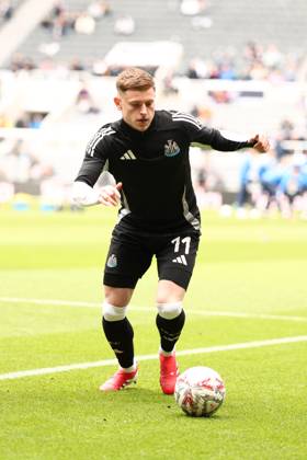 Newcastle United v Brighton and Hove Albion FA Cup 02 03 2025. 5th Round Harvey Barnes of Newcastle United warms up prior to the FA Cup match between Newcastle United and Brighton and Hove Albion at St. James s Park, Newcastle, England on 2 March 2025. Newcastle St. James s Park Tyne and Wear England Editorial use only DataCo restrictions apply See www.football-dataco.com , Copyright: xRyanxBrownex PSI-21551-0032