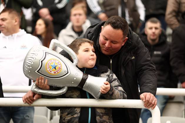 Newcastle United v Brighton and Hove Albion FA Cup 02 03 2025. 5th Round A fan with an inflatable FA Cup prior to the FA Cup match between Newcastle United and Brighton and Hove Albion at St. James s Park, Newcastle, England on 2 March 2025. Newcastle St. James s Park Tyne and Wear England Editorial use only DataCo restrictions apply See www.football-dataco.com , Copyright: xRyanxBrownex PSI-21551-0036
