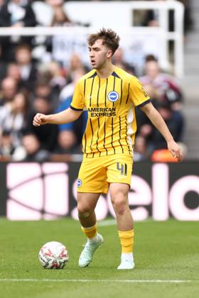Newcastle United v Brighton and Hove Albion FA Cup 02 03 2025. 5th Round Jack Hinshelwood of Brighton & Hove Albion the FA Cup match between Newcastle United and Brighton and Hove Albion at St. James s Park, Newcastle, England on 2 March 2025. Newcastle St. James s Park Tyne and Wear England Editorial use only DataCo restrictions apply See www.football-dataco.com , Copyright: xRyanxBrownex PSI-21551-0059
