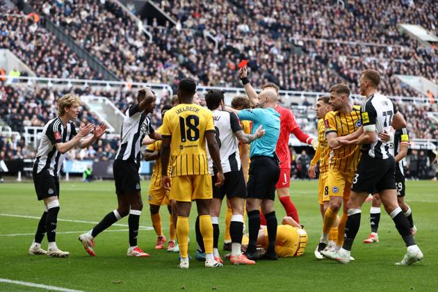 Newcastle United v Brighton and Hove Albion FA Cup 02 03 2025. 5th Round Referee Mr Anthony Taylor gives Anthony Gordon of Newcastle United a red card during the FA Cup match between Newcastle United and Brighton and Hove Albion at St. James s Park, Newcastle, England on 2 March 2025. Newcastle St. James s Park Tyne and Wear England Editorial use only DataCo restrictions apply See www.football-dataco.com , Copyright: xRyanxBrownex PSI-21551-0080