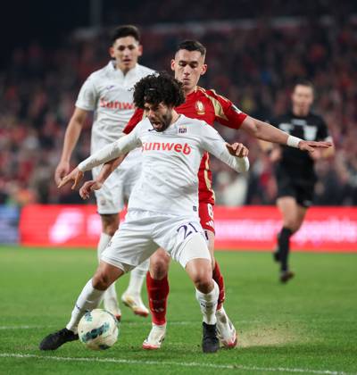 Standard s Sotiris Alexandropoulos and Anderlecht s Cesar Huerta fight for the ball during a soccer match between Standard de Liege and RFC Anderlecht, Sunday 02 March 2025 in Liege, on day 28 of the 2024-2025 season of the Jupiler Pro League first division of the Belgian championship. VIRGINIExLEFOUR x114043589x