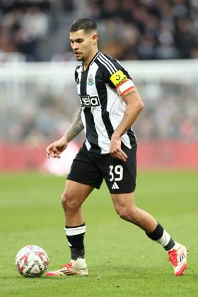 Newcastle United v Brighton and Hove Albion FA Cup 02 03 2025. 5th Round Bruno Guimaraes of Newcastle United during the FA Cup match between Newcastle United and Brighton and Hove Albion at St. James s Park, Newcastle, England on 2 March 2025. Newcastle St. James s Park Tyne and Wear England Editorial use only DataCo restrictions apply See www.football-dataco.com , Copyright: xRyanxBrownex PSI-21551-0117