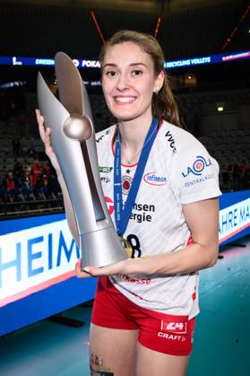 02 03 2025, SAP Arena, Mannheim Volleyball, DVV Pokal Final, Award Ceremony Pokal Winner 2025 Dresdner SC Sarah Straube 18 Dresden with Pokal Trophy