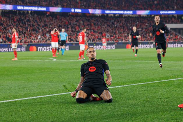 Raphinha seen celebrating after scoring goal during UEFA Champions League Round of 16 game between teams of SL Benfica and FC Barcelona, Barca (Maciej Rogowski) Lisboa Estadio Da Luz Portugal Copyright: xMaciejxRogowskix slbfcb2425-272