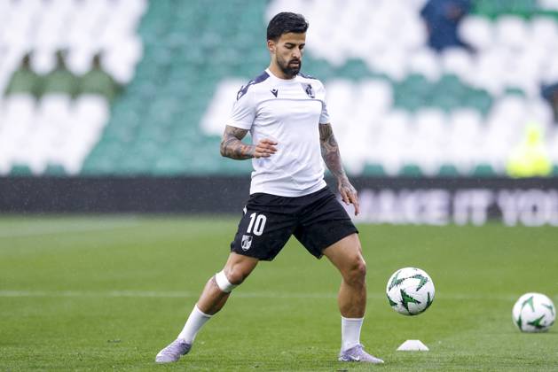 Real Betis Balompie v Vitoria SC - UEFA Conference League 2024 25 Round of 16 First Leg Tiago Silva of Vitoria Guimaraes SC is in action during the UEFA Conference League match between Real Betis and Vitoria Guimaraes SC at Benito Villamarin in Seville, Spain, on March 6, 2025. Seville Spain  Copyright: xDAXxImagesx originalFilename:daximages-realbeti250306_npl3L