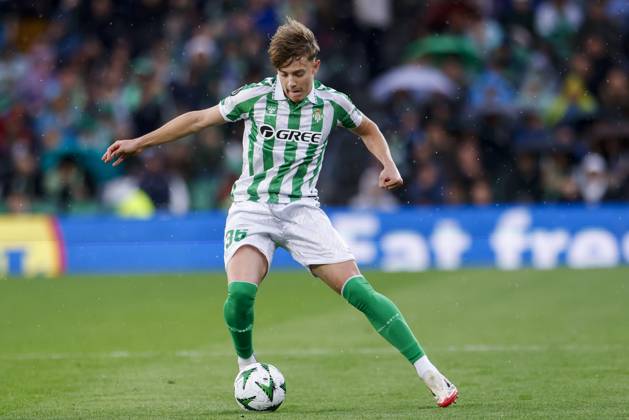 Real Betis Balompie v Vitoria SC - UEFA Conference League 2024 25 Round of 16 First Leg Jesus Rodriguez of Real Betis passes the ball during the UEFA Conference League match between Real Betis and Vitoria Guimaraes SC at Benito Villamarin in Seville, Spain, on March 6, 2025. Seville Spain  Copyright: xDAXxImagesx originalFilename:daximages-realbeti250306_np42J