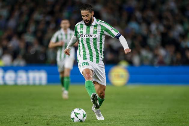 Real Betis Balompie v Vitoria SC - UEFA Conference League 2024 25 Round of 16 First Leg Francisco Roman Alarcon Isco of Real Betis controls the ball during the UEFA Conference League match between Real Betis and Vitoria Guimaraes SC at Benito Villamarin in Seville, Spain, on March 6, 2025. Seville Spain  Copyright: xDAXxImagesx originalFilename:daximages-realbeti250306_np5Tv