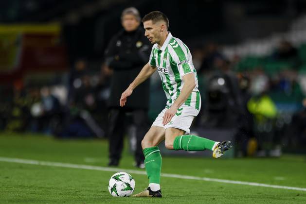 Real Betis Balompie v Vitoria SC - UEFA Conference League 2024 25 Round of 16 First Leg Romain Perraud of Real Betis passes the ball during the UEFA Conference League match between Real Betis and Vitoria Guimaraes SC at Benito Villamarin in Seville, Spain, on March 6, 2025. Seville Spain  Copyright: xDAXxImagesx originalFilename:daximages-realbeti250306_np6vd