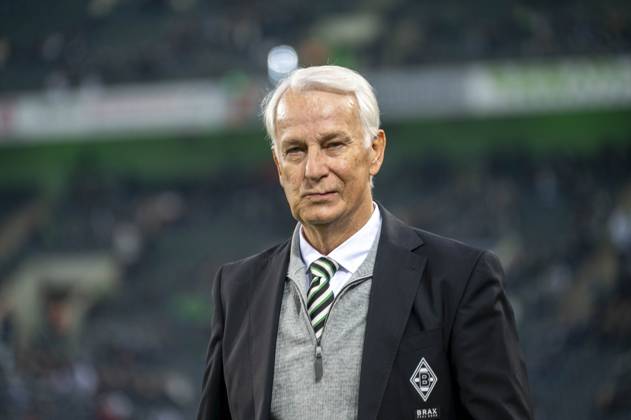 Football: Borussia Mönchengladbach president Bonhof defies calls for his resignation, archive footage