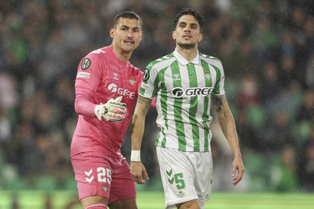 ESP: Real Betis-Vitoria Guimaraes. UEFA Conference League Marc Bartra and Marc Bartra of Real Betis during the UEFA Conference League, round of 16 match, between Real Betis and Vitoria Guimaraes played at Benito Villamarin Stadium on March 06, 2025 in Sevilla, Spain. kpng Copyright: xAntonioxPozox xPRESSINPHOTOx AP_250306_BET_VIT_148
