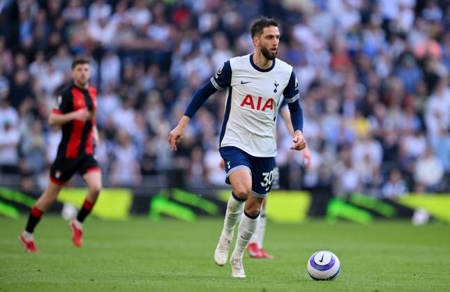Football - 2024 2025 Premier League - Tottenham Hotspur vs AFC Bournemouth - Tottenham Hotspur Stadium - Sunday 9th March 2025. Tottenham Hotspur s Rodrigo Bentancur. COLORSPORT Ashley Western