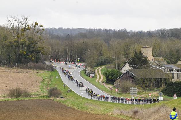 Paris - Nice 2025 - stage 2 BELLEGARDE, FRANCE - MARCH 10 : Illustration picture of the peloton during stage 2 of the 83th edition of the Paris - Nice cycling race, a stage of 183,9km with start in Montesson and finish in Bellegarde on March 10, 2025 in Bellegarde, France, 10 03 2025 ( Motordriver Kenny Verfaillie - Bellegarde France  Copyright: xNicoxVereeckenx