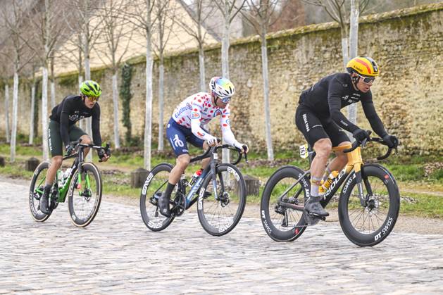 Paris - Nice 2025 - stage 2 BELLEGARDE, FRANCE - MARCH 10 : Fernandez Samuel (ESP) of Caja Rural - Seguros Rga, Abrahamsen Jonas (NOR) of Uno-X Mobility, Delettre Alexandre (FRA) of Team Totalenergies in the escape pack during stage 2 of the 83th edition of the Paris - Nice cycling race, a stage of 183,9km with start in Montesson and finish in Bellegarde on March 10, 2025 in Bellegarde, France, 10 03 2025 ( Motordriver Kenny Verfaillie - Bellegarde France  Copyright: xNicoxVereeckenx