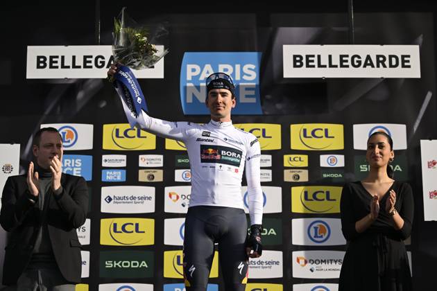 Paris - Nice 2025 - stage 2 BELLEGARDE, FRANCE - MARCH 10 : Van Dijke Mick (NED) of Red Bull - Bora - Hansgrohe best young rider on the podium during stage 2 of the 83th edition of the Paris - Nice cycling race, a stage of 183,9km with start in Montesson and finish in Bellegarde on March 10, 2025 in Bellegarde, France, 10 03 2025 ( Motordriver Kenny Verfaillie - Bellegarde France  Copyright: xNicoxVereeckenx