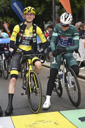 Paris - Nice 2025 - stage 4 LA LOGE DES GARDES, FRANCE - MARCH 12 : Jorgenson Matteo (USA) of Team Visma Lease A Bike and Merlier Tim (BEL) of Soudal Quick-Step during stage 4 of the 83th edition of the Paris - Nice cycling race, a stage of 163,4km with start in Vichy and finish in La Loge Des Gardes on March 12, 2025 in La Loge Des Gardes, France, 12 03 2025 ( Motordriver Kenny Verfaillie - La Loge Des Gardes France  Copyright: xNicoxVereeckenx