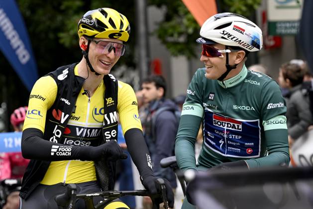 Paris - Nice 2025 - stage 4 LA LOGE DES GARDES, FRANCE - MARCH 12 : Jorgenson Matteo (USA) of Team Visma Lease A Bike and Merlier Tim (BEL) of Soudal Quick-Step during stage 4 of the 83th edition of the Paris - Nice cycling race, a stage of 163,4km with start in Vichy and finish in La Loge Des Gardes on March 12, 2025 in La Loge Des Gardes, France, 12 03 2025 ( Motordriver Kenny Verfaillie - La Loge Des Gardes France Copyright: xNicoxVereeckenx