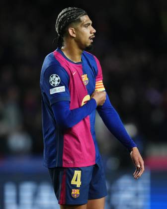 ESP: FC Barcelona, Barca - SL Benfica. UEFA Champions League match. Round of 16 Ronald Araujo of FC Barcelona during the UEFA Champions League match, Round of 16, between FC Barcelona and Benfica played at Lluis Companys Stadium on March 11 2025 in Barcelona Spain. kpng Copyright: xSergioxRuizx xImagox PS_240311_BAR_BEN_1562