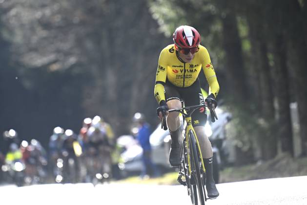 Paris - Nice 2025 - stage 4 LA LOGE DES GARDES, FRANCE - MARCH 12 : Vingegaard Jonas (DEN) of Team Visma Lease A Bike attacking during stage 4 of the 83th edition of the Paris - Nice cycling race, a stage of 163,4km with start in Vichy and finish in La Loge Des Gardes on March 12, 2025 in La Loge Des Gardes, France, 12 03 2025 ( Motordriver Kenny Verfaillie - La Loge Des Gardes France  Copyright: xNicoxVereeckenx