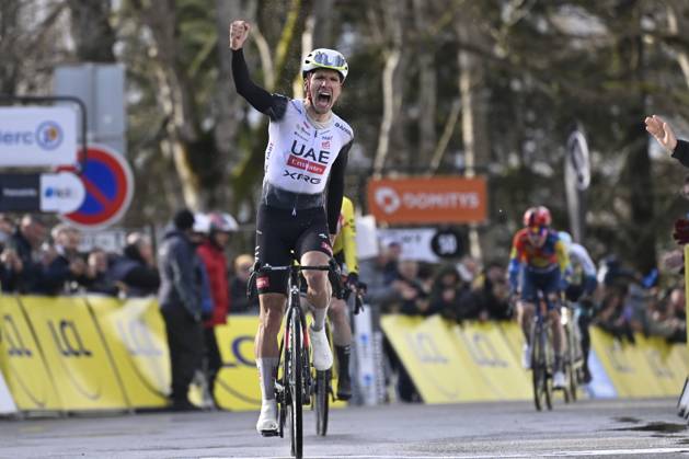 Paris - Nice 2025 - stage 4 LA LOGE DES GARDES, FRANCE - MARCH 12 : Almeida Joao (POR) of Uae Team Emirates - Xrg wins, Vingegaard Jonas (DEN) of Team Visma Lease A Bike is second during stage 4 of the 83th edition of the Paris - Nice cycling race, a stage of 163,4km with start in Vichy and finish in La Loge Des Gardes on March 12, 2025 in La Loge Des Gardes, France, 12 03 2025 ( Motordriver Kenny Verfaillie - La Loge Des Gardes France  Copyright: xNicoxVereeckenx