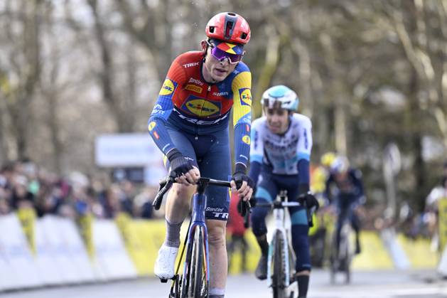 Paris - Nice 2025 - stage 4 LA LOGE DES GARDES, FRANCE - MARCH 12 : Skjelmose Mattias (DEN) of Lidl - Trek during stage 4 of the 83th edition of the Paris - Nice cycling race, a stage of 163,4km with start in Vichy and finish in La Loge Des Gardes on March 12, 2025 in La Loge Des Gardes, France, 12 03 2025 ( Motordriver Kenny Verfaillie - La Loge Des Gardes France  Copyright: xNicoxVereeckenx