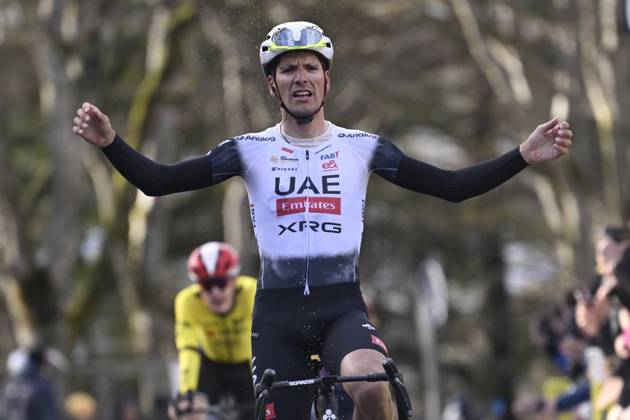 Paris - Nice 2025 - stage 4 LA LOGE DES GARDES, FRANCE - MARCH 12 : Almeida Joao (POR) of Uae Team Emirates - Xrg wins during stage 4 of the 83th edition of the Paris - Nice cycling race, a stage of 163,4km with start in Vichy and finish in La Loge Des Gardes on March 12, 2025 in La Loge Des Gardes, France, 12 03 2025 ( Motordriver Kenny Verfaillie - La Loge Des Gardes France  Copyright: xNicoxVereeckenx