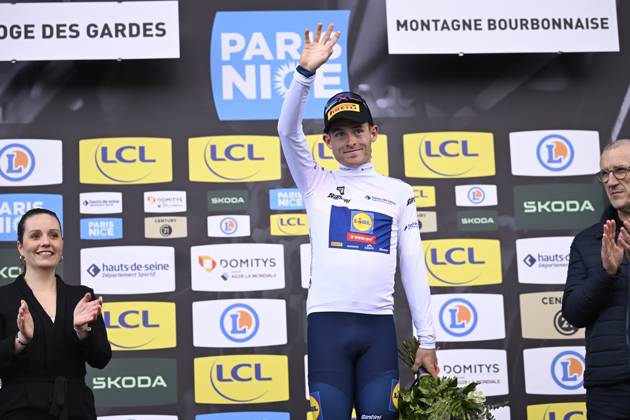 Paris - Nice 2025 - stage 4 LA LOGE DES GARDES, FRANCE - MARCH 12 : Skjelmose Mattias (DEN) of Lidl - Trek pictured with the white jersey during the podium ceremony of stage 4 of the 83th edition of the Paris - Nice cycling race, a stage of 163,4km with start in Vichy and finish in La Loge Des Gardes on March 12, 2025 in La Loge Des Gardes, France, 12 03 2025 ( Motordriver Kenny Verfaillie - La Loge Des Gardes France  Copyright: xNicoxVereeckenx