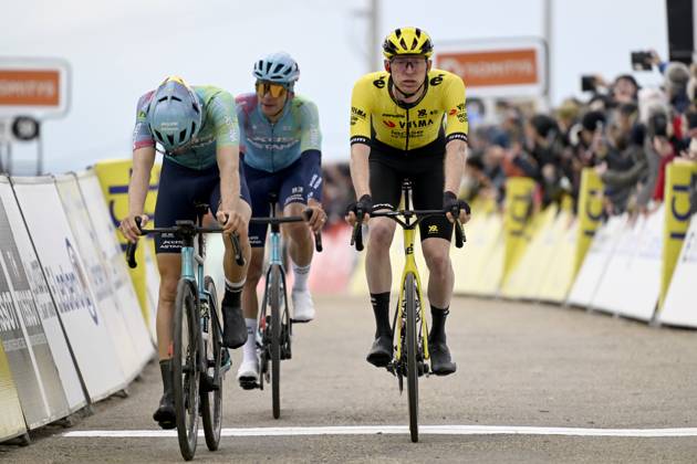 Paris - Nice 2025 - stage 5 LA COTE-SAINT-ANDRE, FRANCE - MARCH 13 : Jorgenson Matteo (USA) of Team Visma Lease A Bike during stage 5 of the 83th edition of the Paris - Nice cycling race, a stage of 196,5km with start in Saint-Just-en-Chevalet and finish in La Cote-Saint-Andre on March 13, 2025 in La Cote-Saint-Andre, France, 13 03 2025 ( Motordriver Kenny Verfaillie - La Cote-Saint-Andre France  Copyright: xNicoxVereeckenx