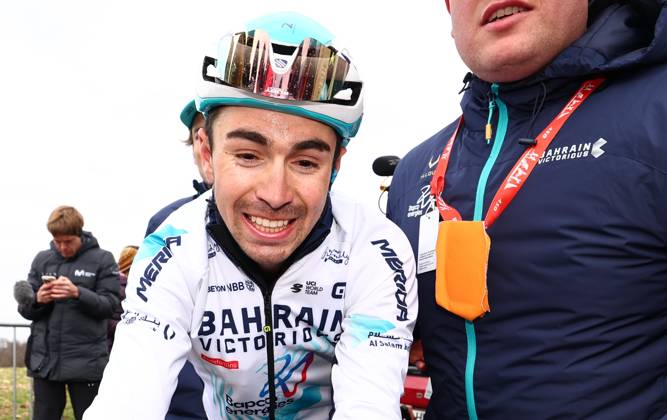 French Lenny Martinez of Bahrain Victorious celebrates after winning stage six of the 83th edition of the Paris-Nice cycling race, 209,8 km from Saint-Julien-en-Saint-Alban to Berre l Etang, France, Friday 14 March 2025. DAVIDxPINTENS  x114870774x