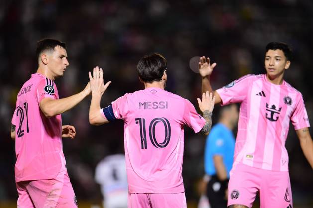 RECORD DATE NOT STATED Concacaf Champions Cup 2025 Cavalier vs Inter Miami Lionel Messi celebrates his goal 0-2 with Tadeo Allende and Tomas Aviles of Inter Miami during the round of 16 second leg match between Cavalier and Inter Miami as part of the CONCACAF Champions Cup 2025, at National Stadium on March 13, 2025 in Kingston, Jamaica. KINGSTON JAMAICA JAMAICA  Copyright: xAdrianxMaciasx 20250313202847_CCC_2025_R16_CAV_MIA_MESSI30