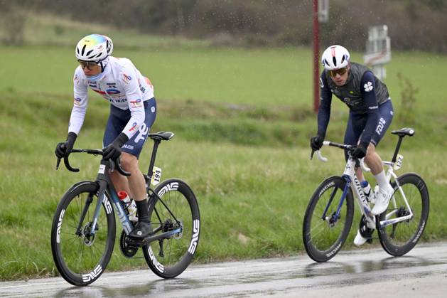 Paris - Nice 2025 - stage 6 BERRE L ETANG, FRANCE - MARCH 14 : Gachignard Thomas (FRA) of Team Totalenergies and Cavagna Remi (FRA) of Groupama - Fdj during stage 6 of the 83th edition of the Paris - Nice cycling race, a stage of 209,8km with start in Saint-Julien-en-Saint-Alban and finish in Berre L Etang on March 14, 2025 in Berre L Etang, France, 14 03 2025 ( Motordriver Kenny Verfaillie - Berre L Etang France  Copyright: xNicoxVereeckenx