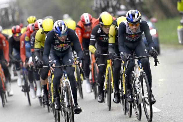 Paris - Nice 2025 - stage 6 BERRE L ETANG, FRANCE - MARCH 14 : riders of Red Bull - Bora - Hansgrohe during stage 6 of the 83th edition of the Paris - Nice cycling race, a stage of 209,8km with start in Saint-Julien-en-Saint-Alban and finish in Berre L Etang on March 14, 2025 in Berre L Etang, France, 14 03 2025 ( Motordriver Kenny Verfaillie - Berre L Etang France  Copyright: xNicoxVereeckenx