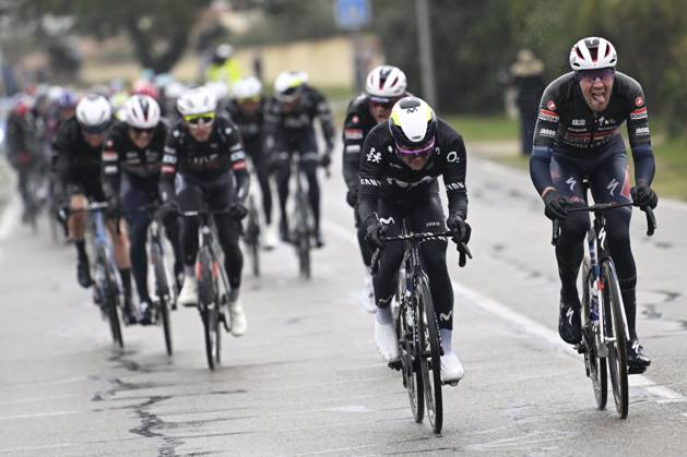 Paris - Nice 2025 - stage 6 BERRE L ETANG, FRANCE - MARCH 14 : Bastiaens Ayco (BEL) of Soudal Quick-Step leading the pursuit group during stage 6 of the 83th edition of the Paris - Nice cycling race, a stage of 209,8km with start in Saint-Julien-en-Saint-Alban and finish in Berre L Etang on March 14, 2025 in Berre L Etang, France, 14 03 2025 ( Motordriver Kenny Verfaillie - Berre L Etang France Copyright: xNicoxVereeckenx