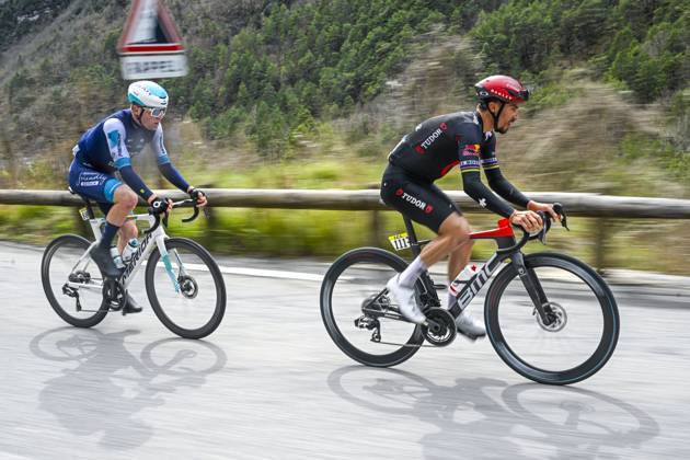 Paris - Nice 2025 - stage 7 AURON, FRANCE - MARCH 15 : Wright Fred (GBR) of Bahrain - Victorious, Alaphilippe Julian (FRA) of Tudor Pro Cycling Team in the escape pack during stage 7 of the 83th edition of the Paris - Nice cycling race, a stage of 109,3km with start in Nice and finish at Auron on March 15, 2025 in Auron, France, 15 03 2025 ( Motordriver Kenny Verfaillie - Auron France Copyright: xNicoxVereeckenx