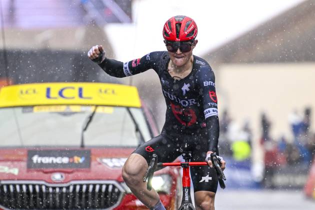 Paris - Nice 2025 - stage 7 AURON, FRANCE - MARCH 15 : Storer Michael (AUS) of Tudor Pro Cycling Team celebrating his victory during stage 7 of the 83th edition of the Paris - Nice cycling race, a stage of 109,3km with start in Nice and finish at Auron on March 15, 2025 in Auron, France, 15 03 2025 ( Motordriver Kenny Verfaillie - Auron France  Copyright: xNicoxVereeckenx
