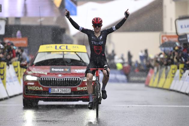 Paris - Nice 2025 - stage 7 AURON, FRANCE - MARCH 15 : Storer Michael (AUS) of Tudor Pro Cycling Team winning stage 7 of the 83th edition of the Paris - Nice cycling race, a stage of 109,3km with start in Nice and finish at Auron on March 15, 2025 in Auron, France, 15 03 2025 ( Motordriver Kenny Verfaillie - Auron France  Copyright: xNicoxVereeckenx